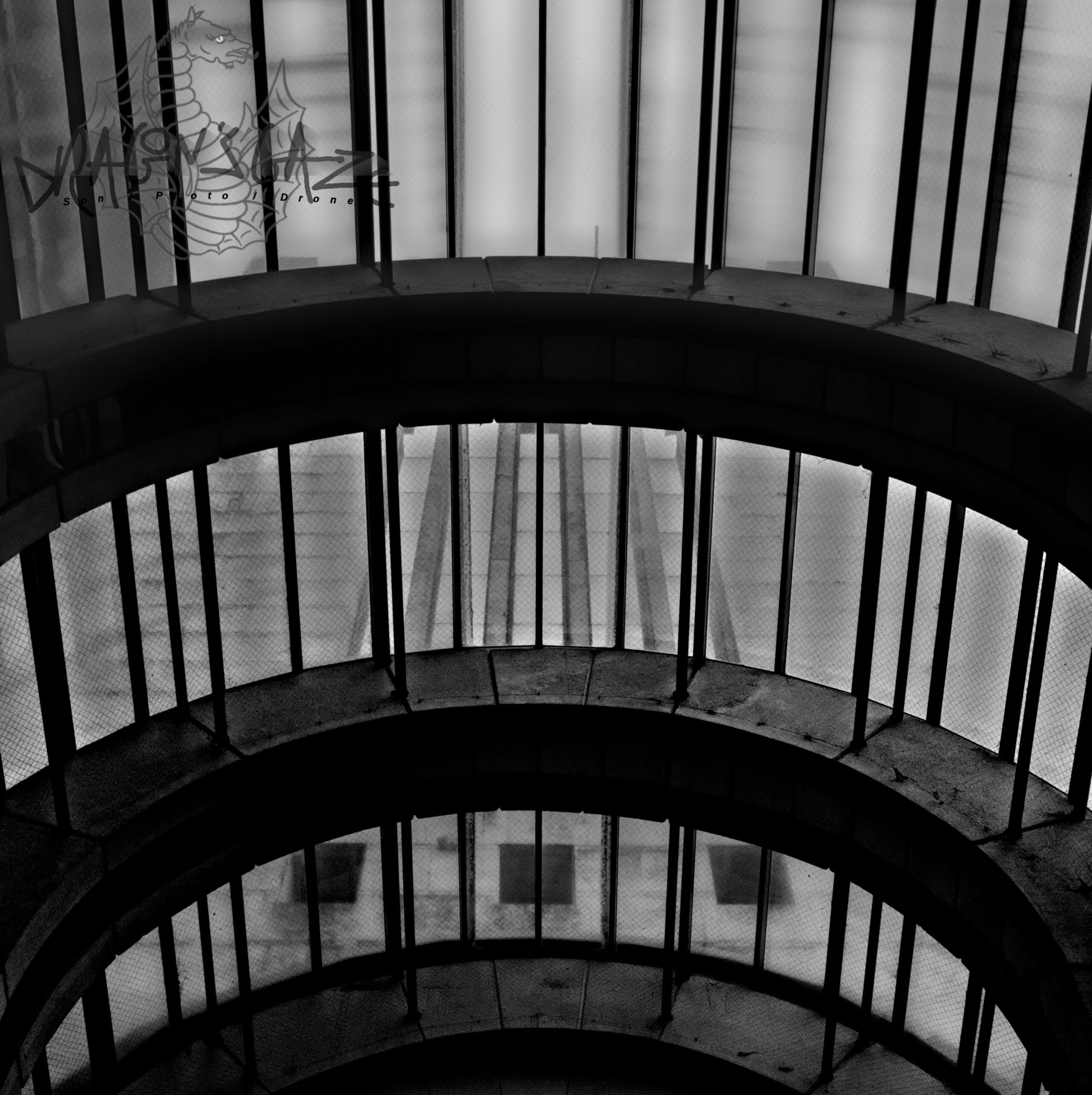#lisboa , #lisbonne , #portugalstreets , #lisboastreets , #outdoorphotography , #blackandwhitephotography , #blackwhitephotography, #travelphotography , #streetphotography , #culturgest , #photographienoiretblanc , #bnwphotography , #incredibleentrance , #lyonoperaballet