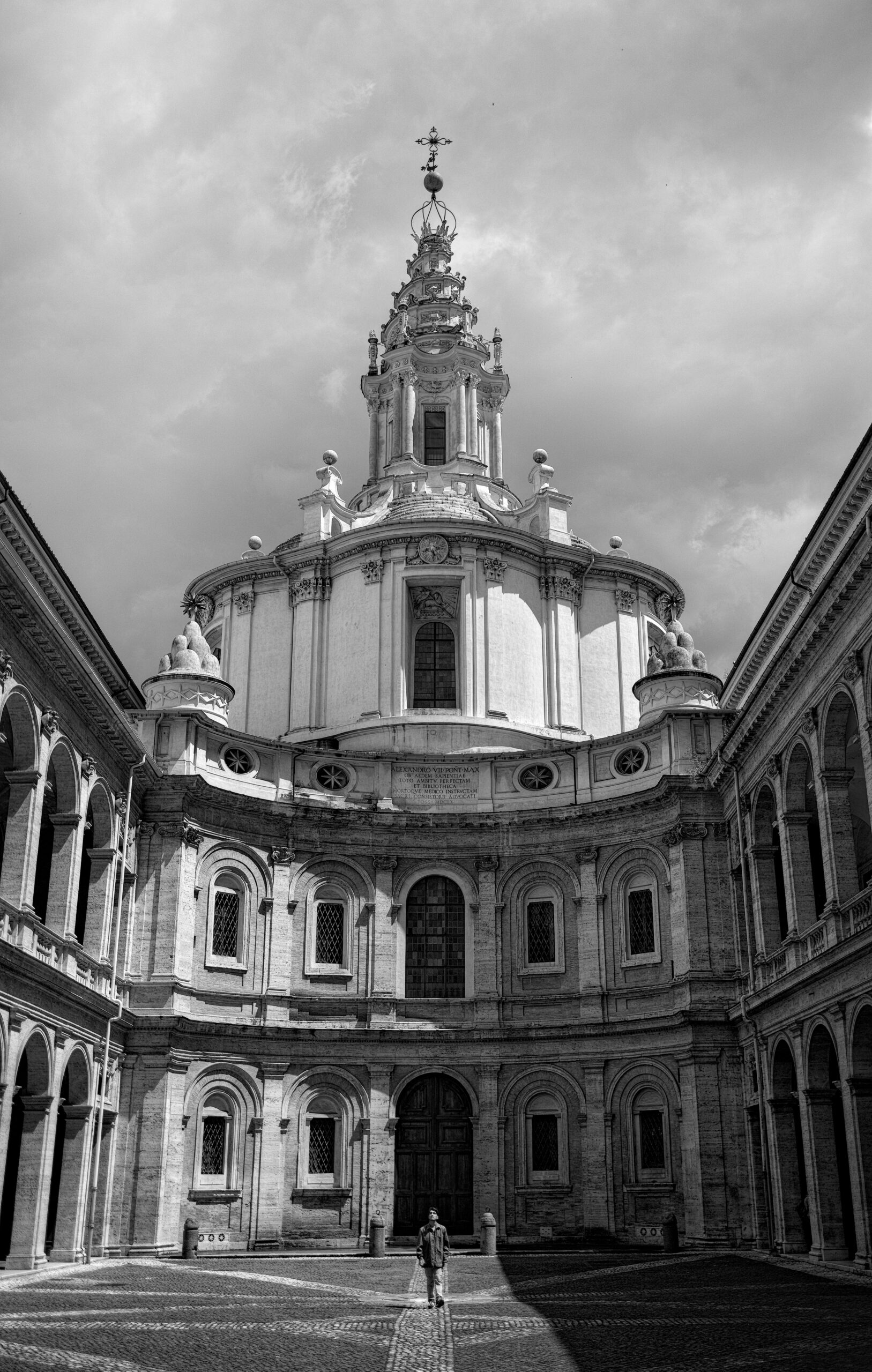 #rome , #roma , #walkingroma , #travelphotography , #outdoorphotography , #streetphotography , #streets , #noiretblancphotographie ,
#streetphotography , #bnwphotography , #streetmoment
#streetphoto , #artherapee